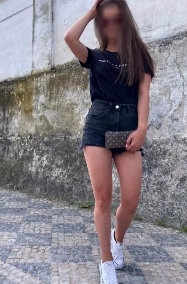 Carina, 33