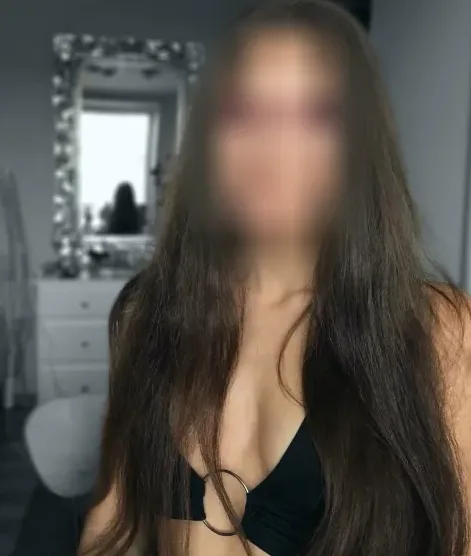 Fatma, 28