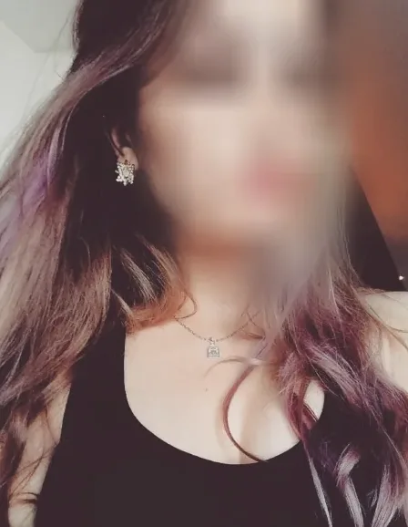 Fiona, 32