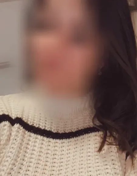 Larissa, 31