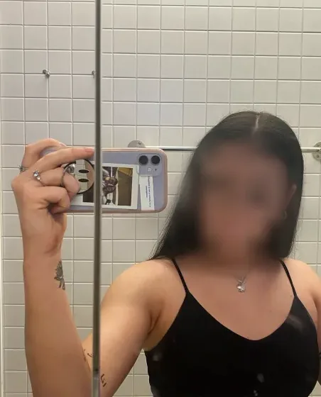 Melina, 26