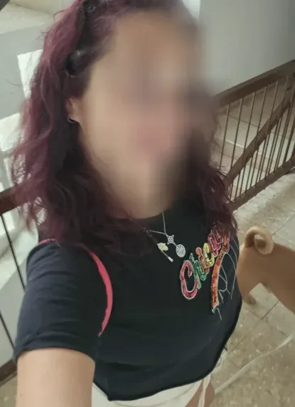 Nina, 33