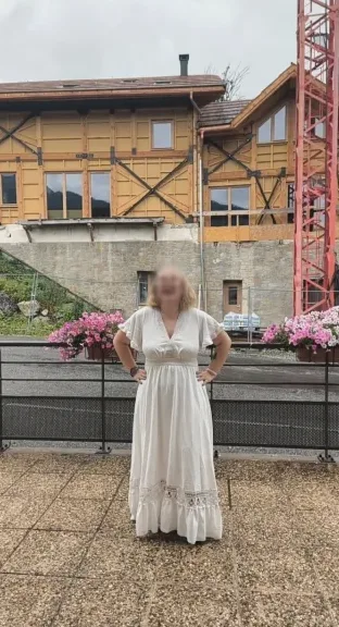 Nina, 28