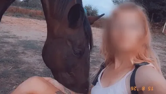 Pauline, 33