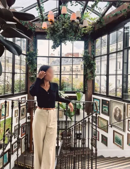 Rebecca, 30