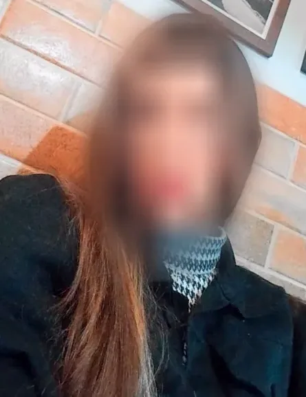Vivien, 25