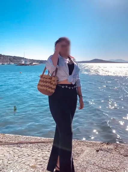 Yvonne, 26